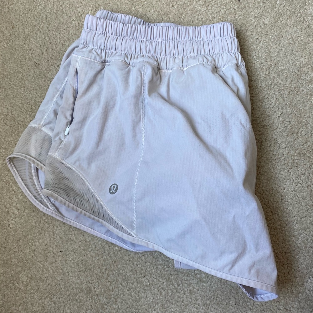 White lulu shorts 2.5” size 8